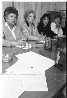 Foto 045: Agencias de Noticias